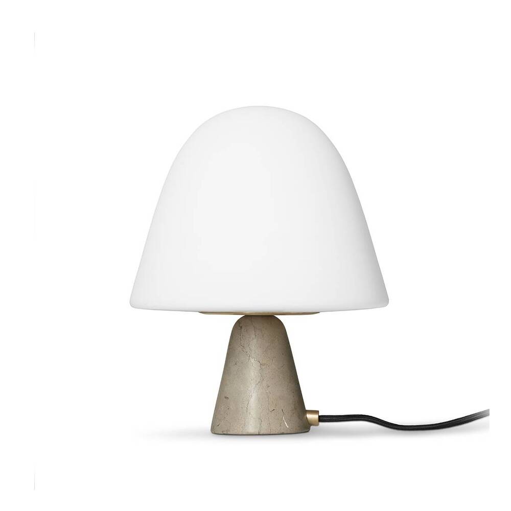 Лампа настільна Fredericia Meadow Lamp - Model 8115. Изображение 1