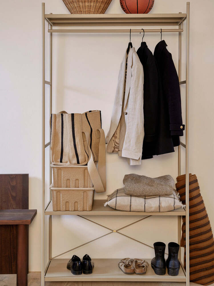 Дисплей Punctual Shelving System 5, Cashmere, полички з натурального дуба. Изображение 1
