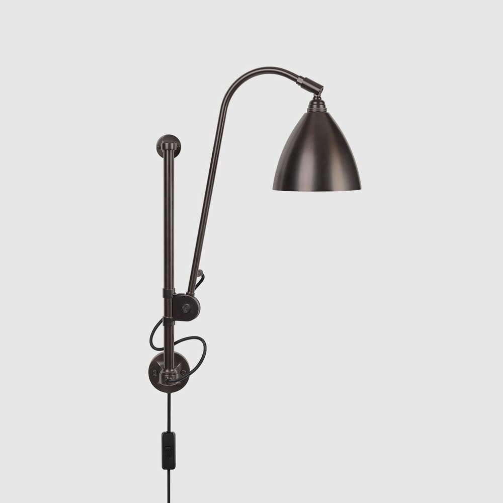 Настінний світильник GUBI BL5 Wall Lamp - Dia.16 - Black Brass Base. Изображение 1