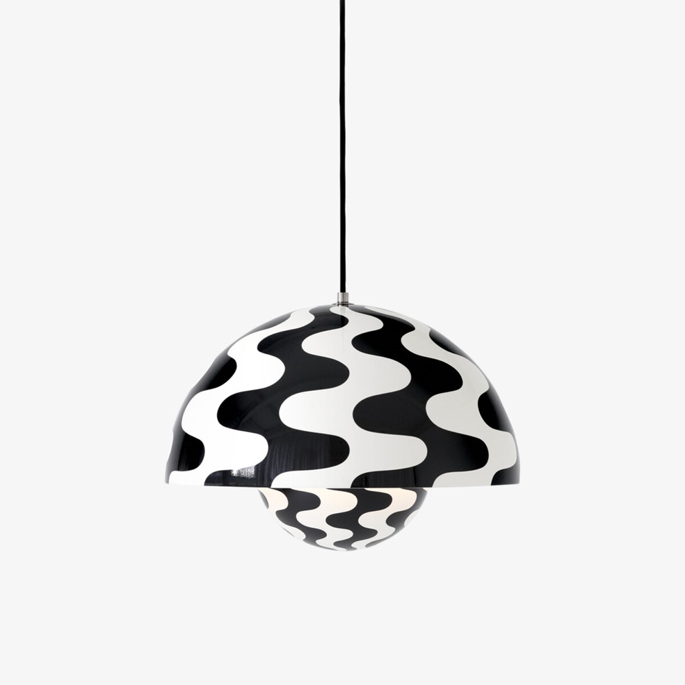 Cвітильник Flowerpot VP7 Verner Panton 1968 в кольорі Black & White Pattern від &Tradition. Изображение 1