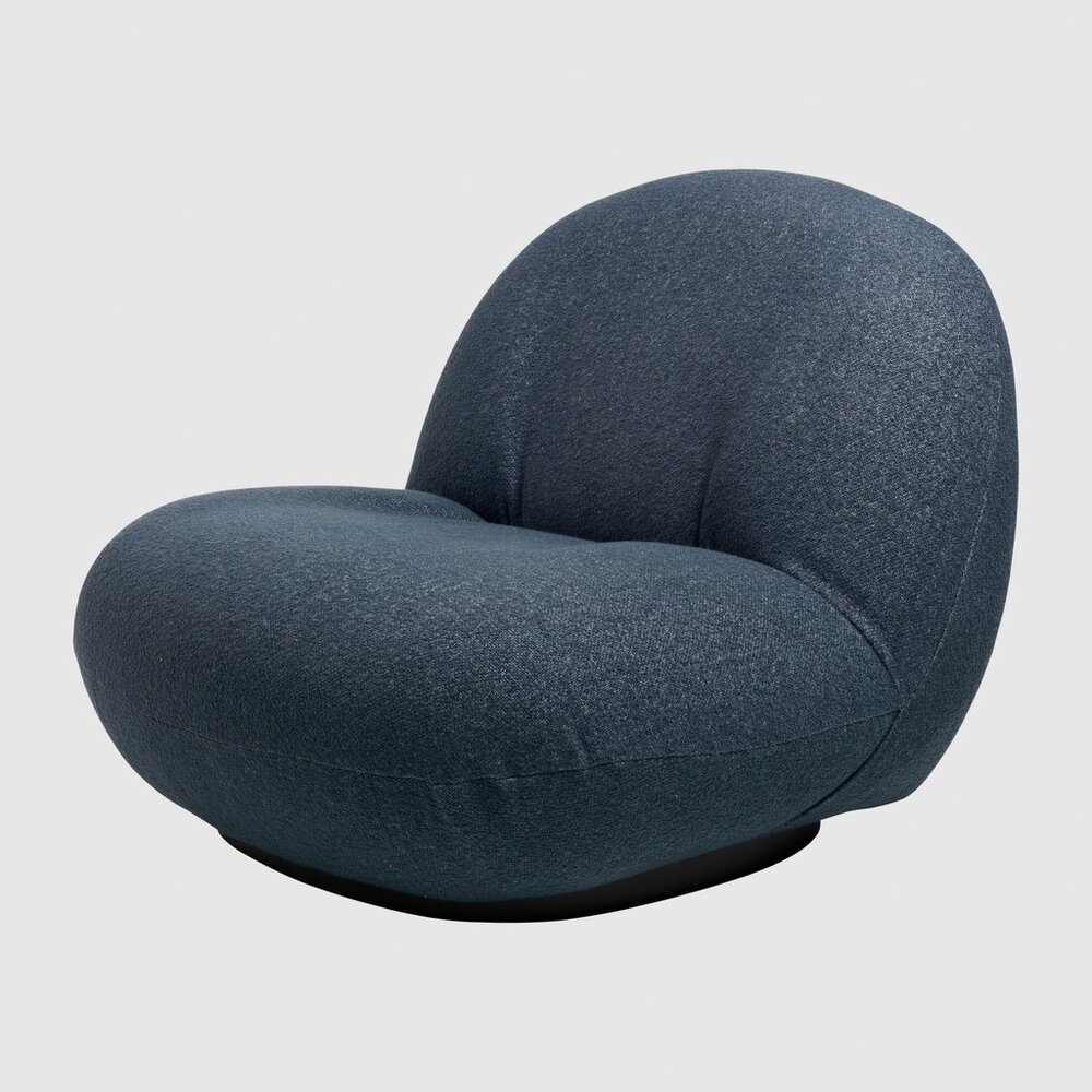 Крісло GUBI Bat Lounge Chair - Fully Upholstered, Low back, Wood baseGUBI Pacha Lounge Chair - Fully Upholstered. Изображение 1