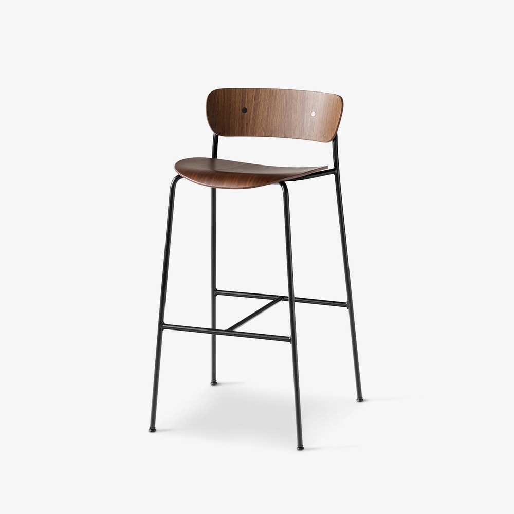 Стілець &tradition Pavillion AV9 - Lacquered Walnut. Изображение 1